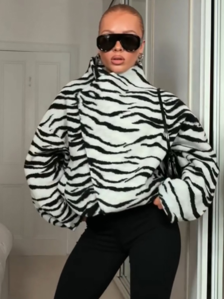 Moda Zebra Desenli Asimetrik C - Felt Sheet Wool incelemesi ve fiyatı